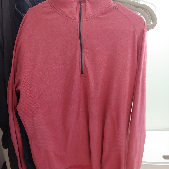 Lululemon Metal Vent Tech 1/2 Zip. - Picture 7 of 7